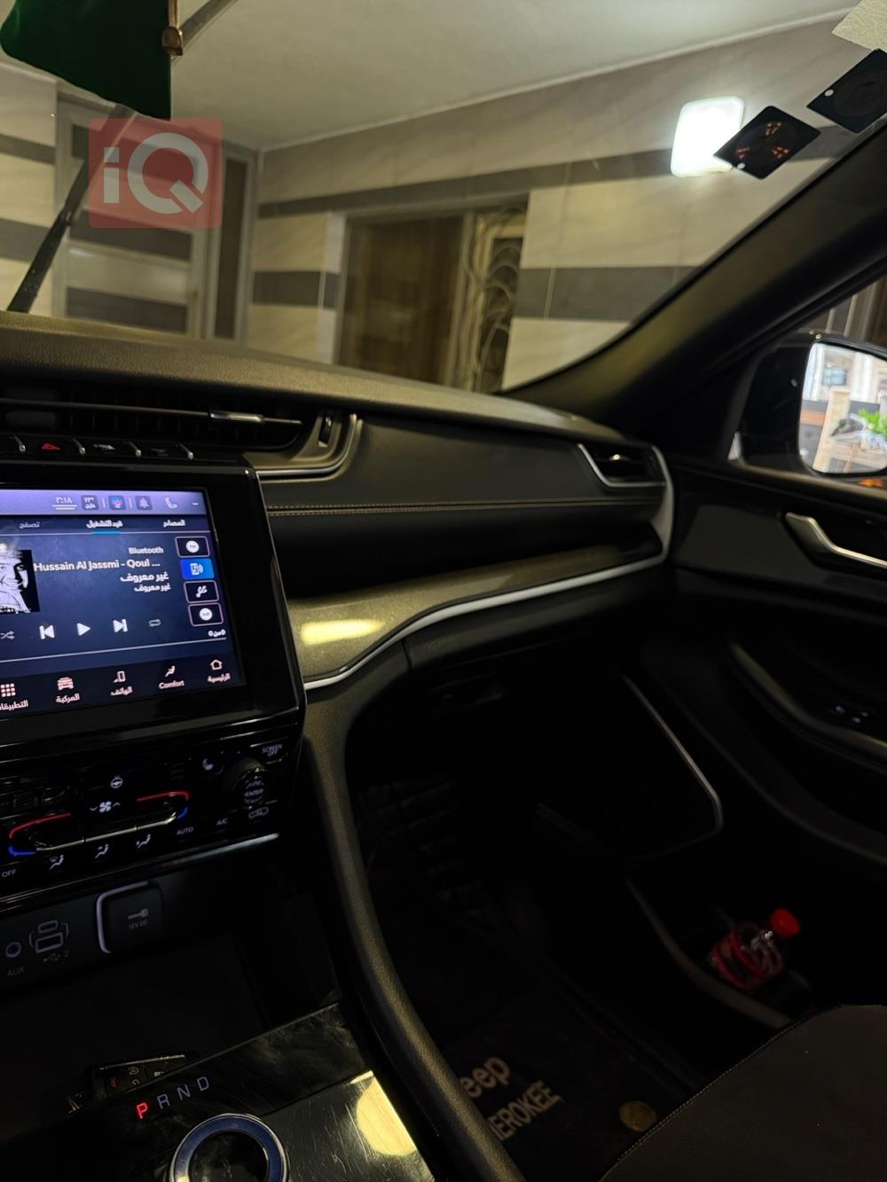 جیپ گراند شیرۆکی